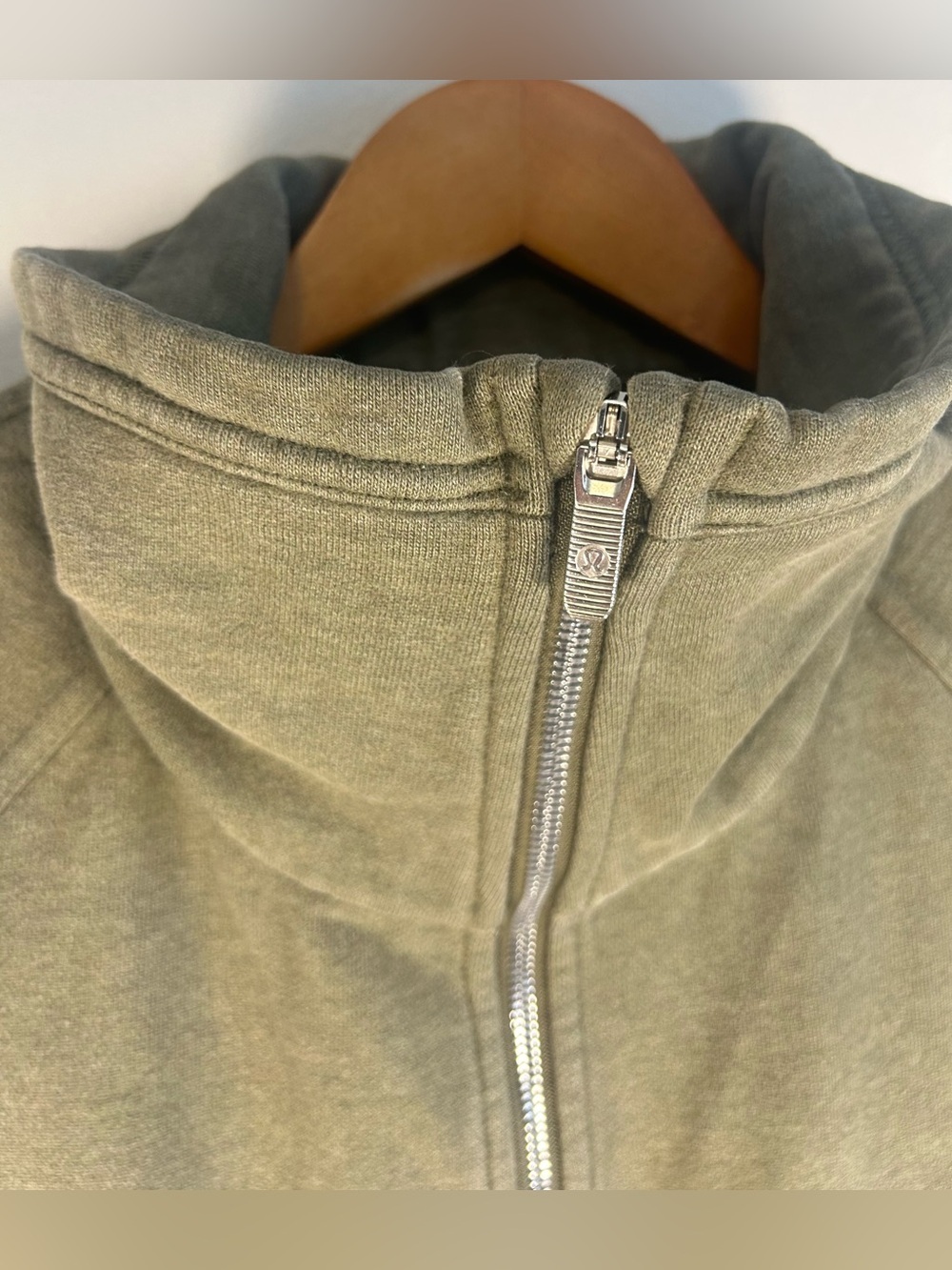 Lululemon Radiant Jacket II Size 2 Women’s Green Full Zip Sweater Thumbholes EUC - Picture 6 of 10